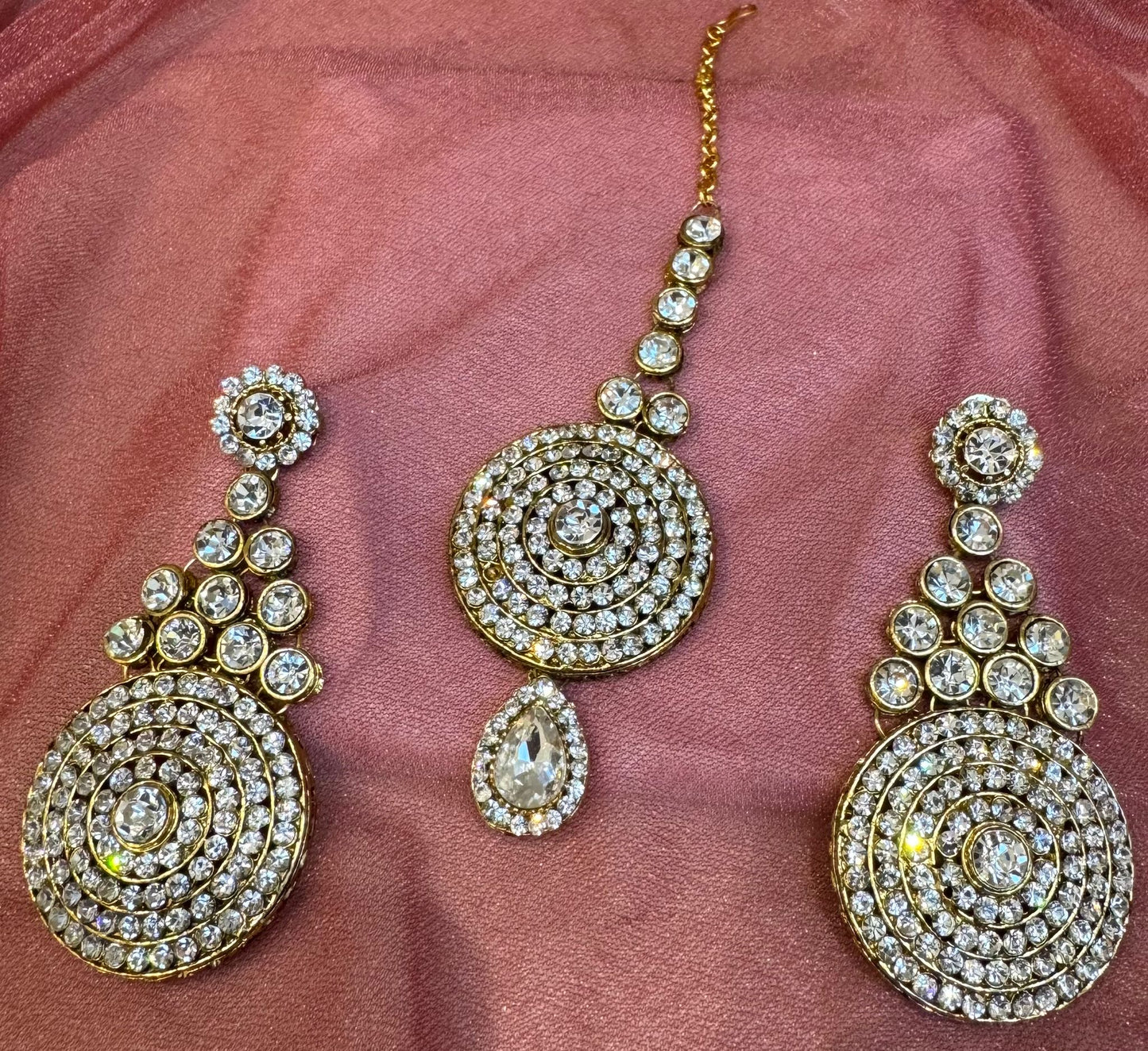 Kundan style Earrings and Maang Tikka Set