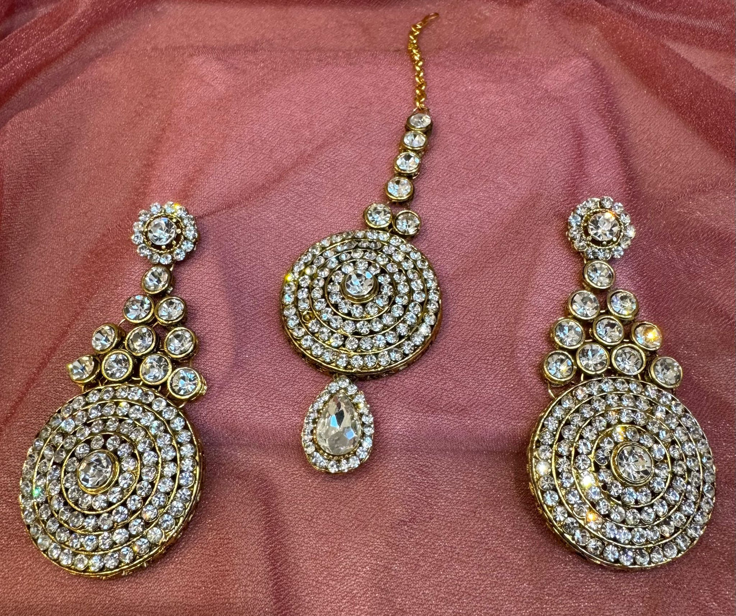 Kundan style Earrings and Maang Tikka Set